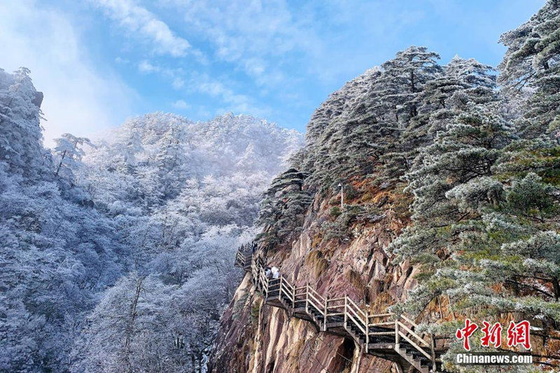 Красивые зимние пейзажи в горах Хуаншань