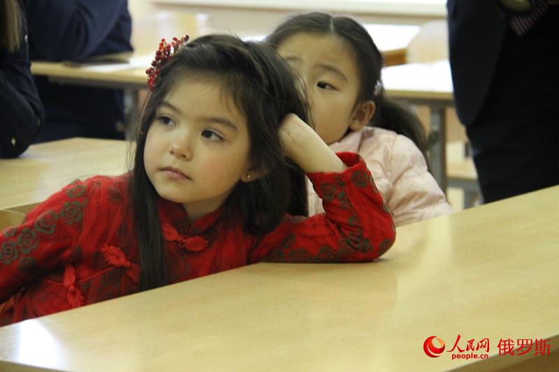 В московской школе №1238 прошел китайско-российский молодежный культурный обмен «Красота Китая».