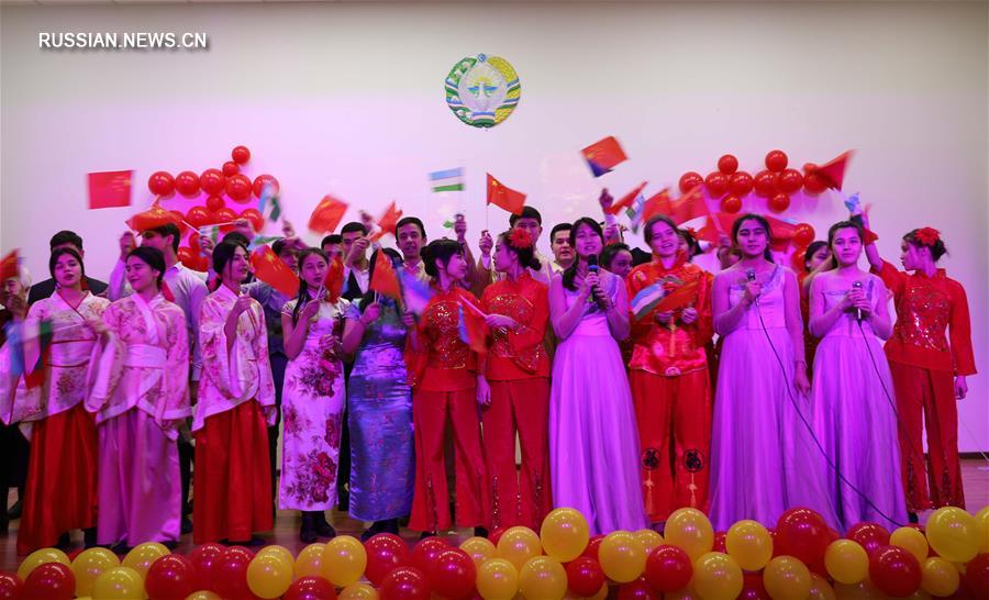 В ташкентской школе отметили праздник Фонарей
