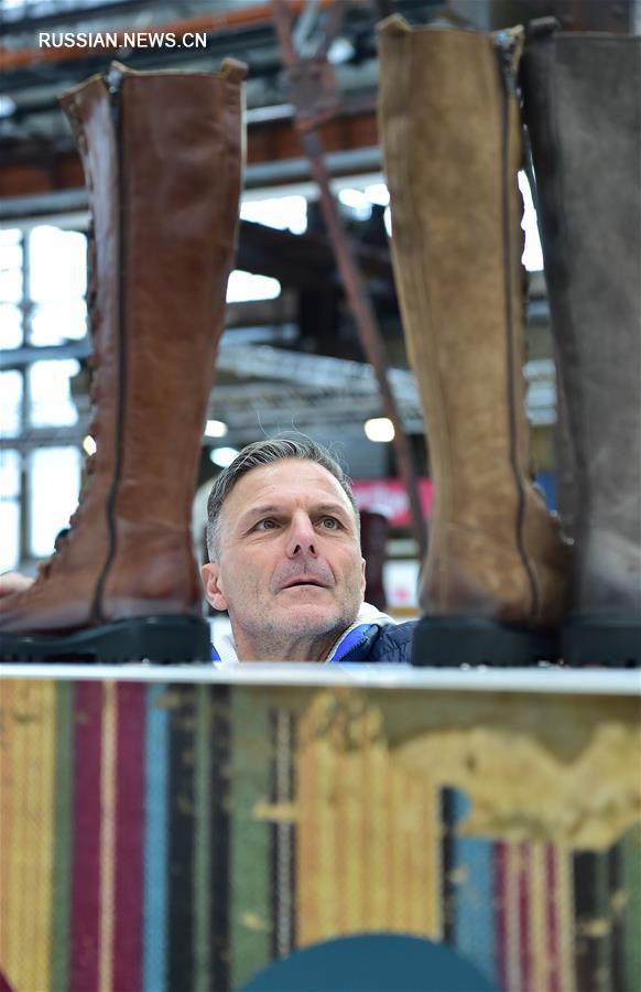 Открытие Международной выставки обуви и аксессуаров в Дюссельдорфе
