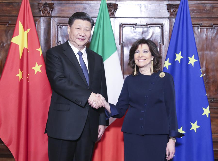 Си Цзиньпин встретился с председателем Сената Италии М. Э. Альберти-Казеллати
