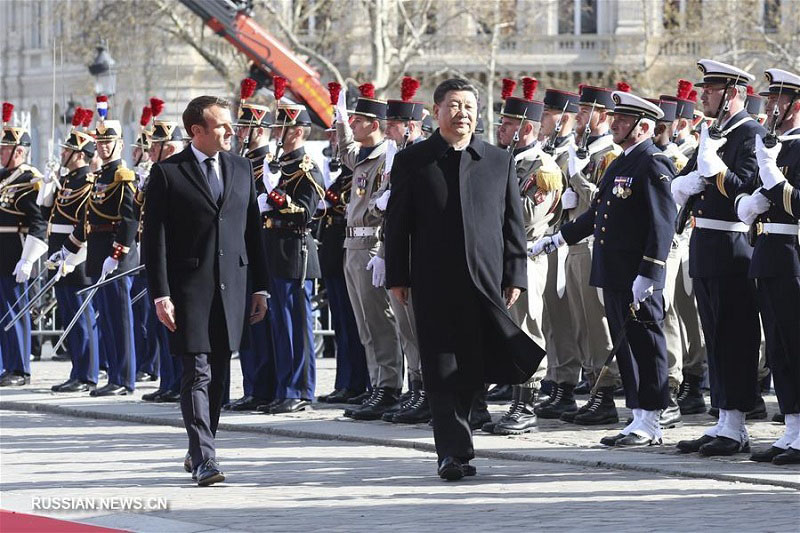 Си Цзиньпин провел встречу с президентом Франции Эммануэлем Макроном