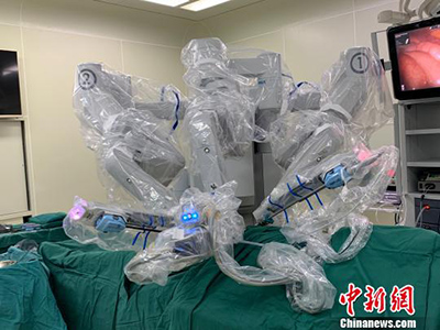 В Китае прошла первая операция по шунтированию сосудов с помощью робота