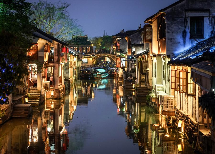 Весенний вечер в древнем городке Чжоучжуан