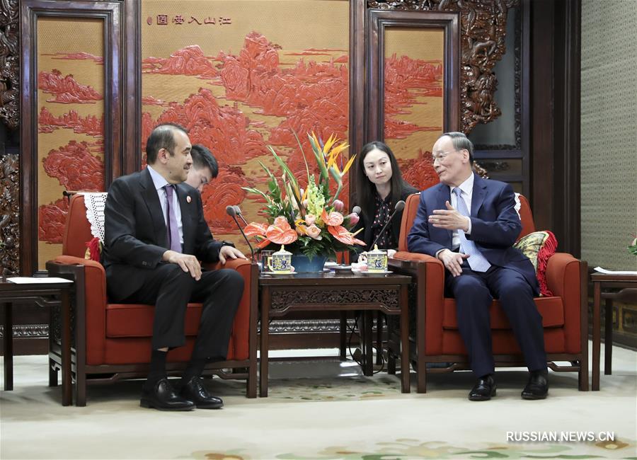 Ван Цишань встретился с председателем Комитета национальной безопасности Казахстана К. Масимовым
