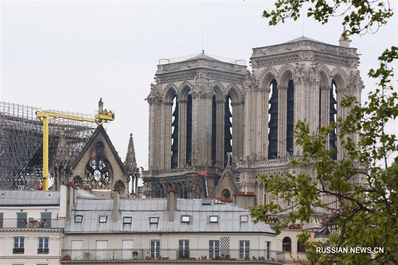 Собор Парижской Богоматери после пожара
