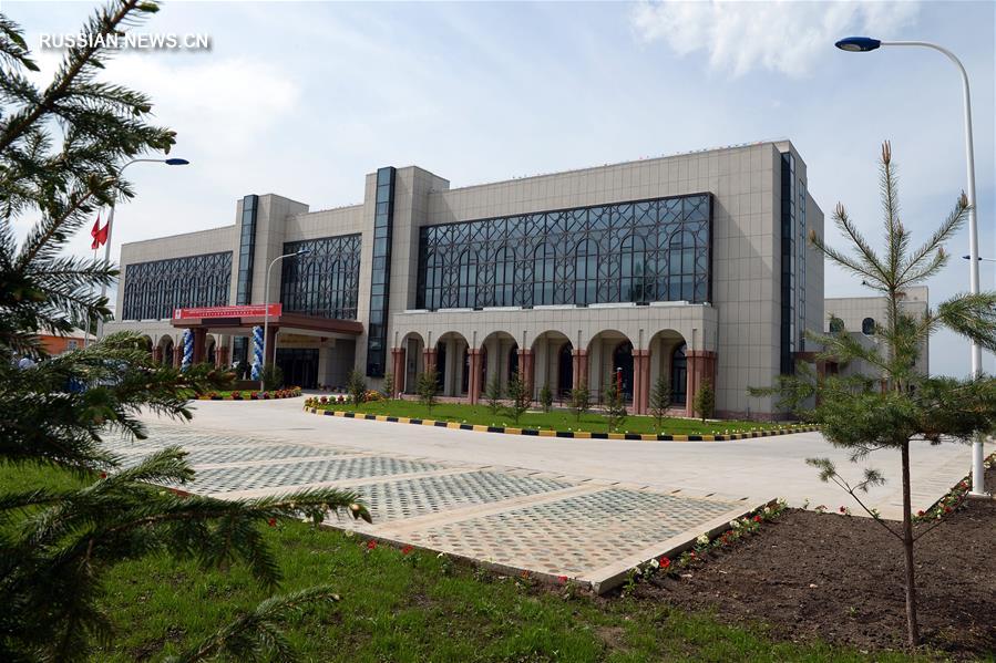 В Кыргызстане открылась построенная за счет гранта правительства Китая больница