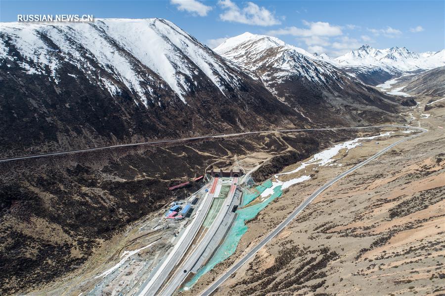 В Тибетском АР открыли тоннель скоростной автомагистрали Лхаса -- Ньингчи