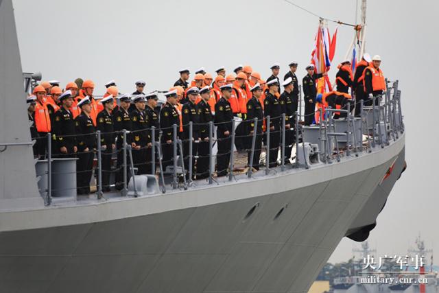Отряд кораблей во главе с крейсером «Варяг» прибыл на Китайско-российские учения "Морское взаимодействие-2019" в Циндао
