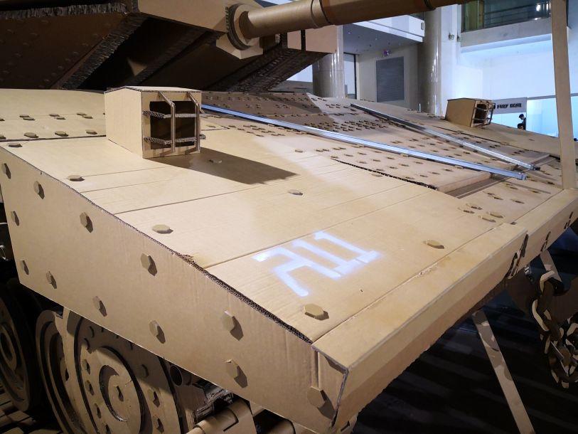 Любитель военной техники за 48 дней создал бумажный танк «Меркава»
