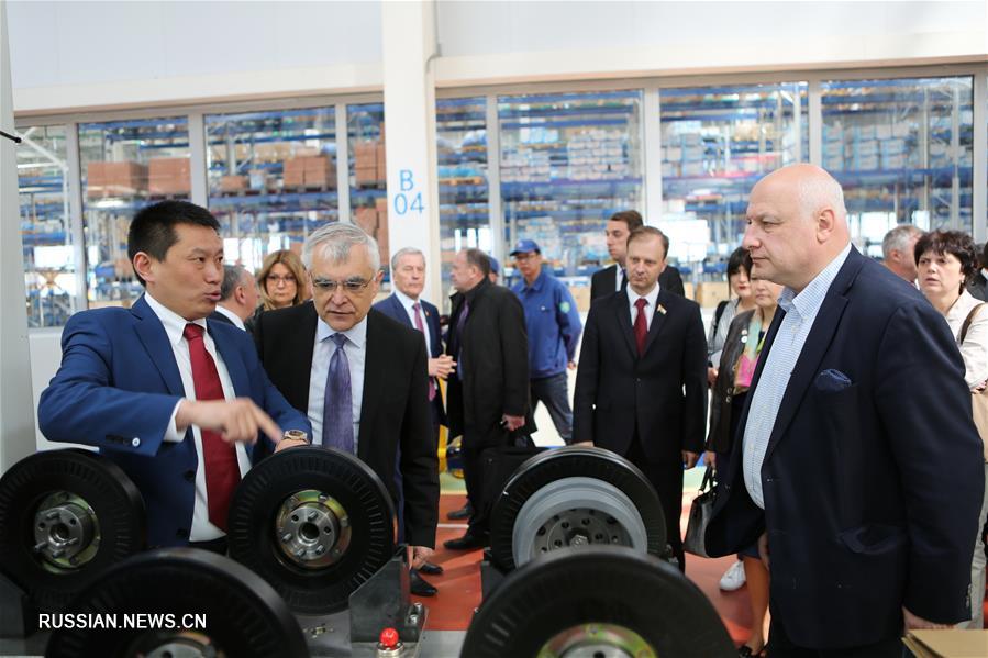 Участники международной парламентской конференции Группы поддержки Шелкового пути ПА ОБСЕ посетили Китайско-белорусский индустриальный парк 