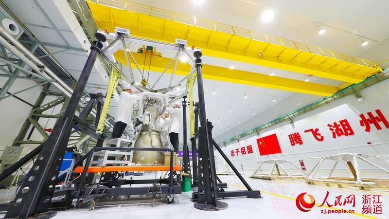 Работа по сборке двигателя “Тянь Цюе” ракеты-носителя завершена в Хучжоу