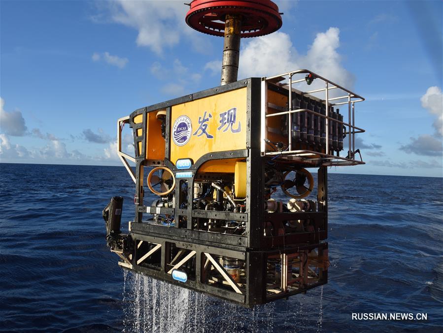 Батискаф "Открытие" исследует глубины Тихого океана