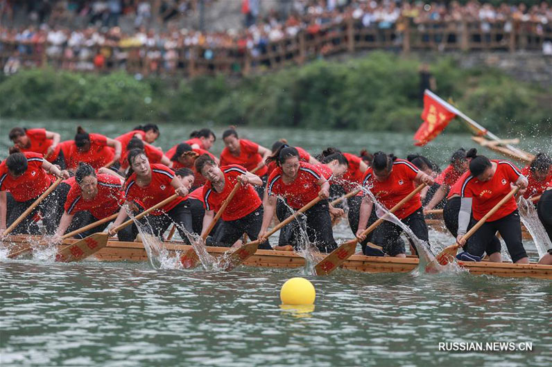 Праздник Драконьих лодок в Китае