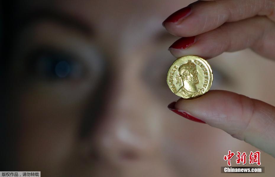 Одна из последних двух золотых монет времен Древнего Рима продана за 552 тыс. фунтов в Англии 