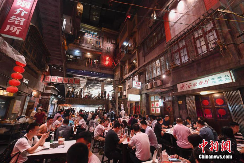Ресторан в стиле 90-х годов прошлого века пользуется особенной популярностью в городе Чанша