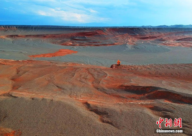 Великолепный геоморфологический ландшафт в Синьцзяне