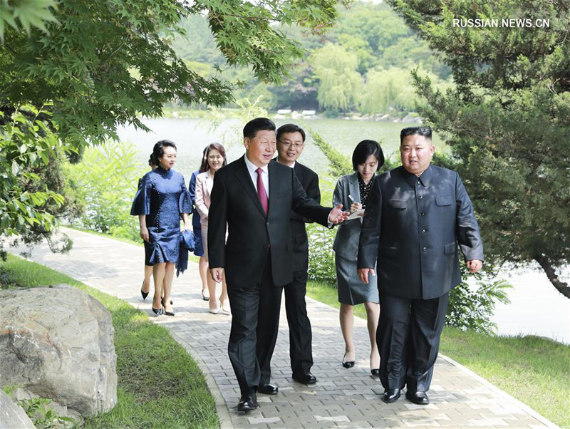 Си Цзиньпин встретился с председателем ТПК, председателем Государственного совета КНДР Ким Чен Ыном