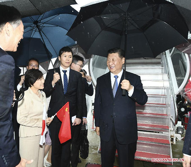 Си Цзиньпин прибыл в Осаку на саммит "Группы двадцати"