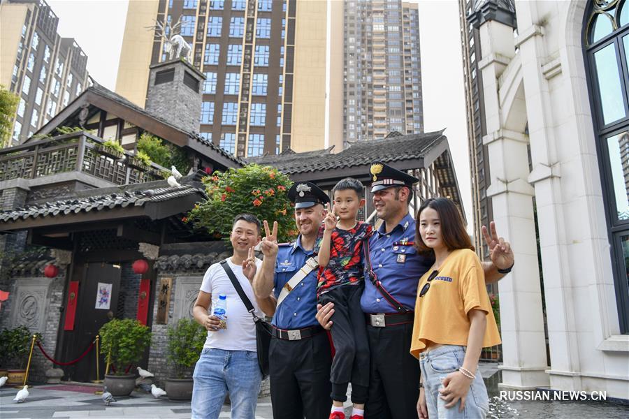 Китайская и итальянская полиции проводят совместное патрулирование в Чунцине