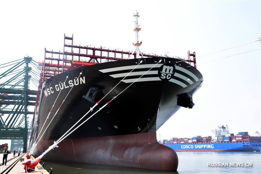 Самый большой в мире контейнеровоз отправился из Тяньцзиня в Европу