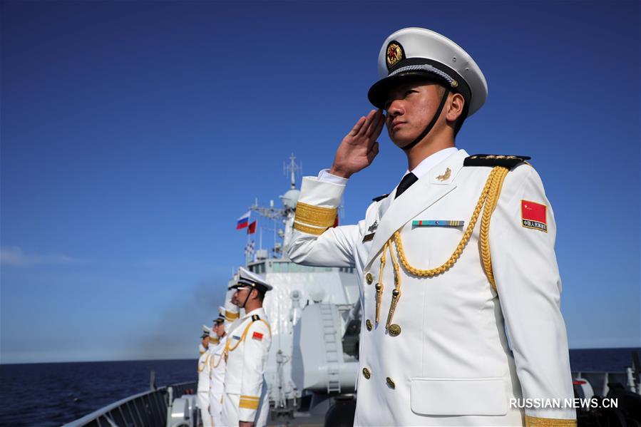 Китайский военный корабль "Сиань" принял участие в Главном военно-морском параде в честь Дня ВМФ России