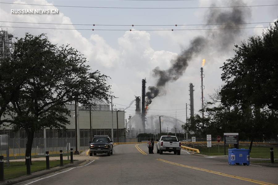 37 человек пострадали при пожаре на нефтеперерабатывающем заводе в Техасе