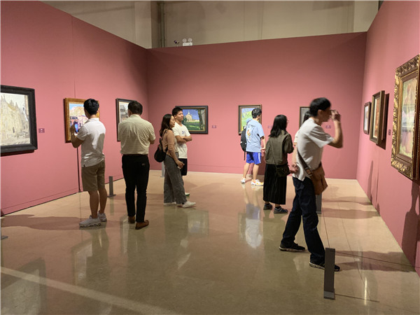 В Пекине открылась выставка масляных картин в честь 70-ой годовщины устанавления дипломатических отношений между КНР и РФ