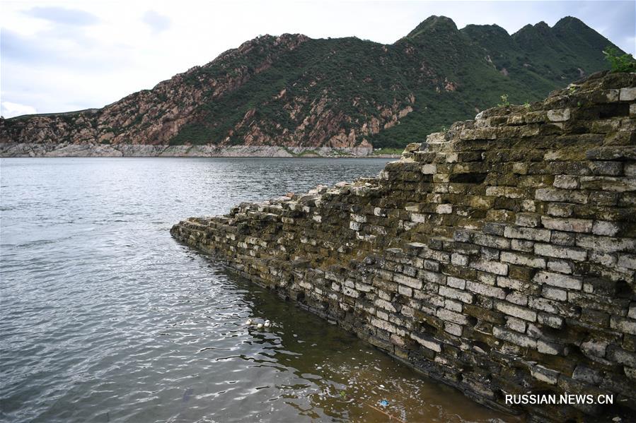 Участок Великой китайской стены показался из-под воды в Северном Китае