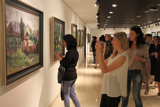 В Москве прошла церемония открытия выставки китайской живописи в стиле сеи в России