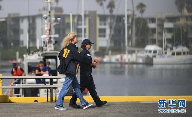 Несколько человек погибли, еще 34 числятся пропавшими без вести в результате пожара на судне возле берегов штата Калифорния