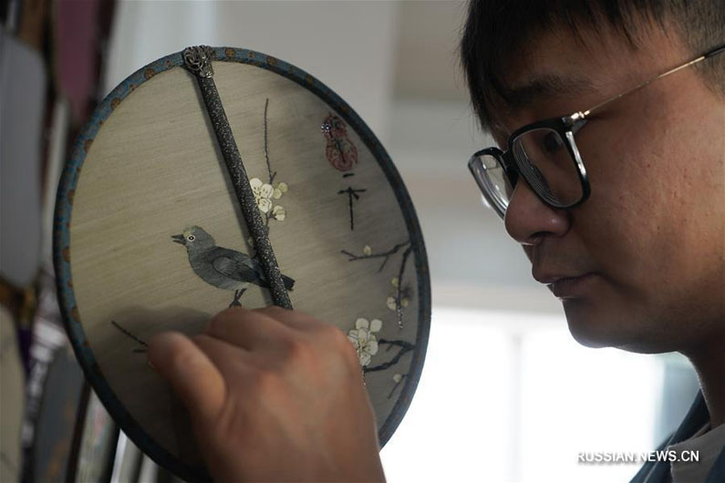 Хранитель традиций ткачества "кэсы" из провинции Цзянсу