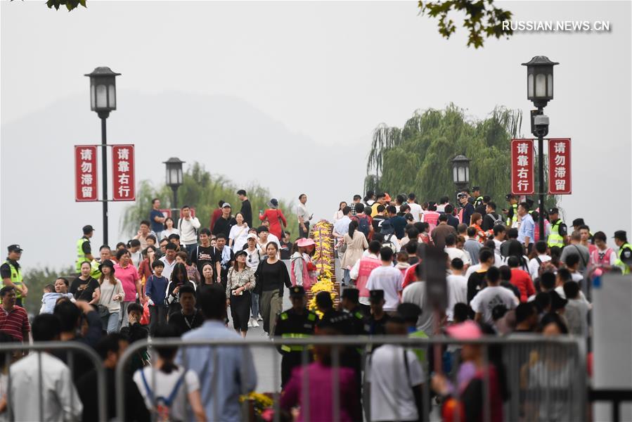 Китайские туристы совершили 782 млн внутренних поездок в дни Национального праздника КНР