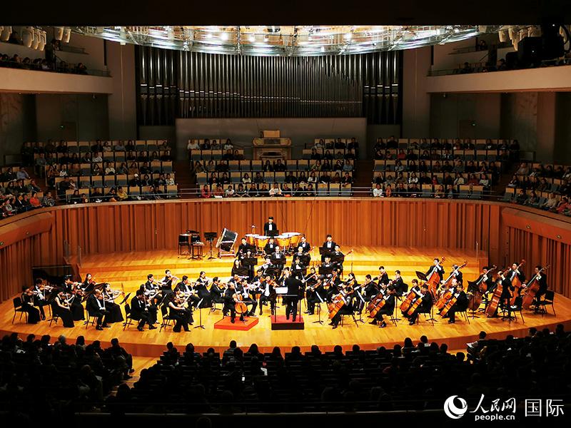 В Пекине прошел концерт по случаю 70-й годовщины установления дипломатических отношений между Китаем и Россией