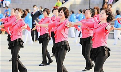 Танцуют Пожилые Китаянки