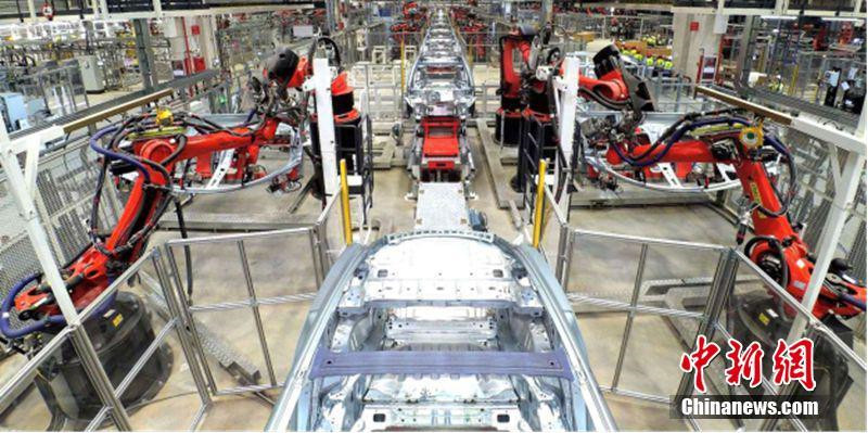 На шанхайском заводе компании Tesla началось опытное производство