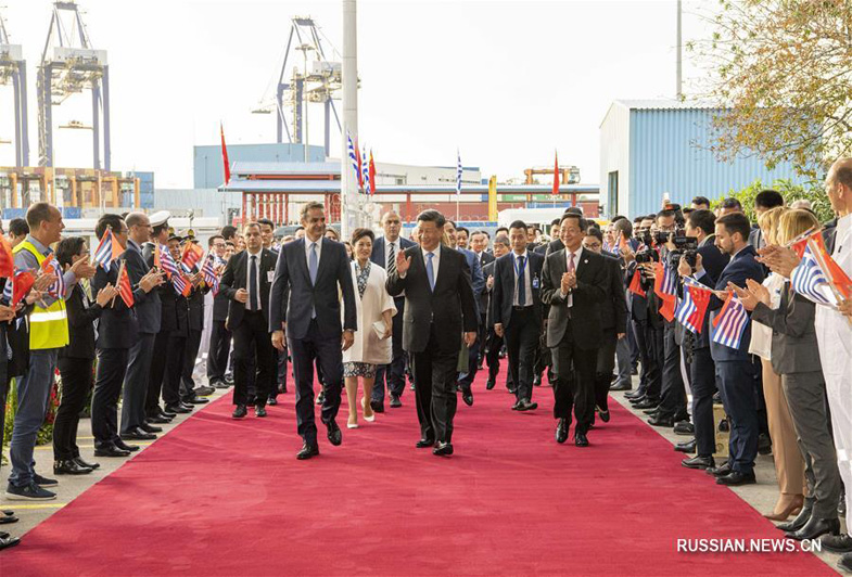 Си Цзиньпин и премьер-министр Греции К. Мицотакис посетили порт Пирей