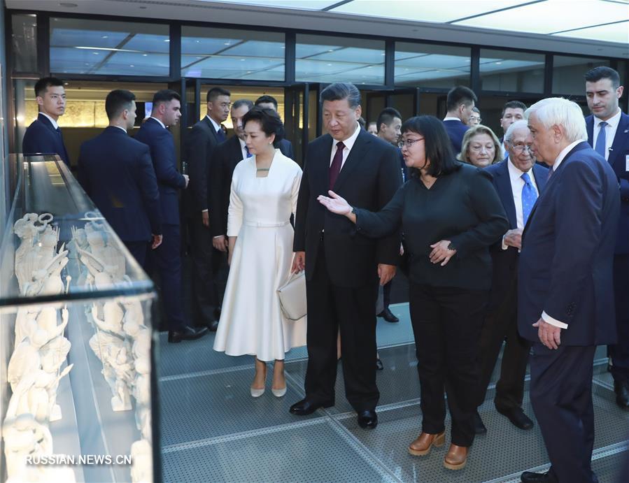 Си Цзиньпин и президент Греции П. Павлопулос посетили Новый музей Акрополя