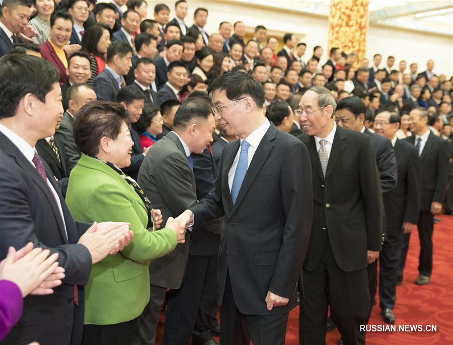 Высокопоставленный представитель КПК встретился с зарубежными китайскими предпринимателями