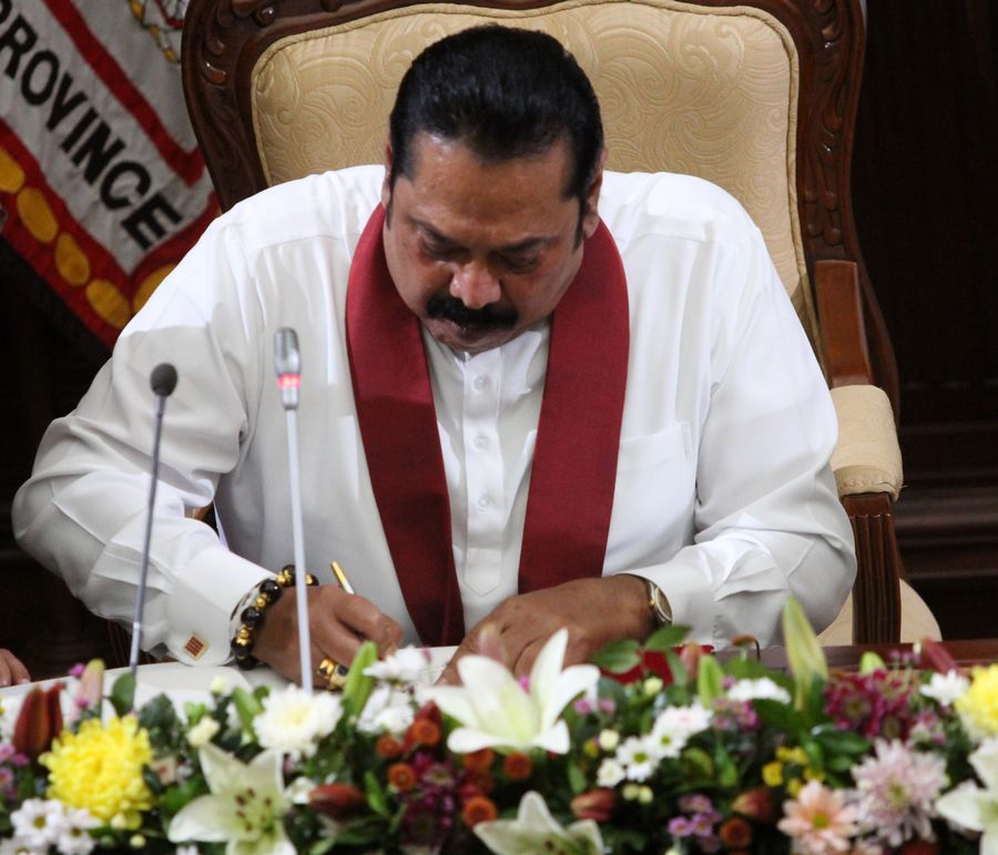 Махинда Раджапакса принес присягу в качестве премьер-министра Шри-Ланки. /Фото: Синьхуа/