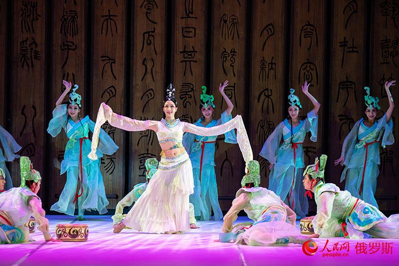 Китайскую национальную танцевальную драму “Конфуций” впервые показали в Москве