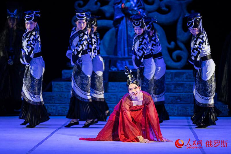 Китайскую национальную танцевальную драму “Конфуций” впервые показали в Москве