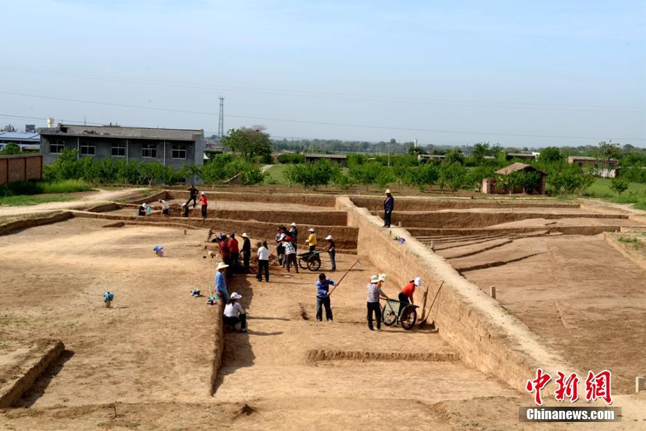 В Северо-Западном Китае обнаружили более 20 древних гробниц