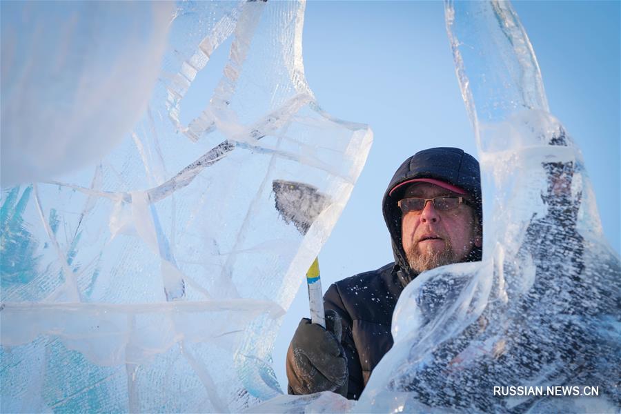 Харбин наблюдает за конкурсом ледовых скульптур
