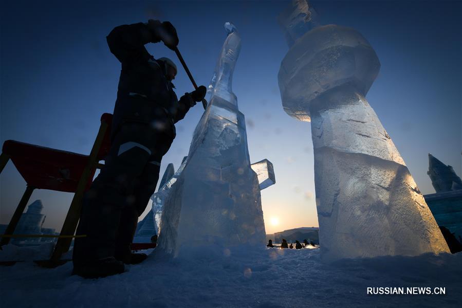 Харбин наблюдает за конкурсом ледовых скульптур