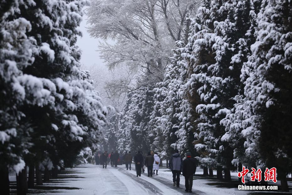 Самый большой снегопад c Нового года движется по Китаю