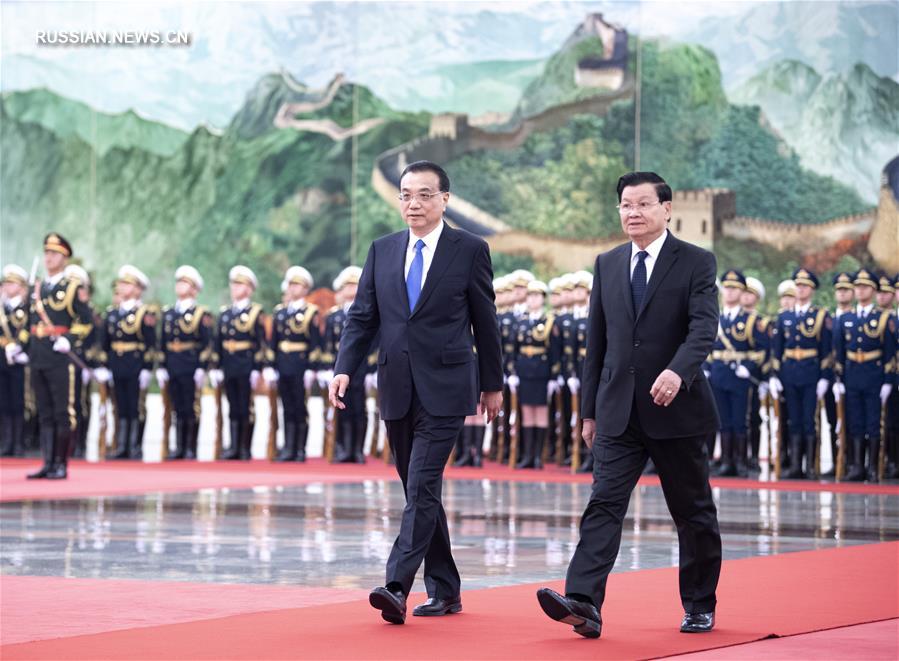 Ли Кэцян провел переговоры с премьер-министром Лаоса