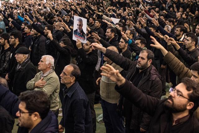 Число погибших в давке при прощании с К. Сулеймани в Иране возросло до 56