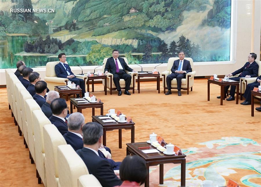 Си Цзиньпин поздравил руководителей некоммунистических партий Китая и беспартийных с наступающим праздником Весны