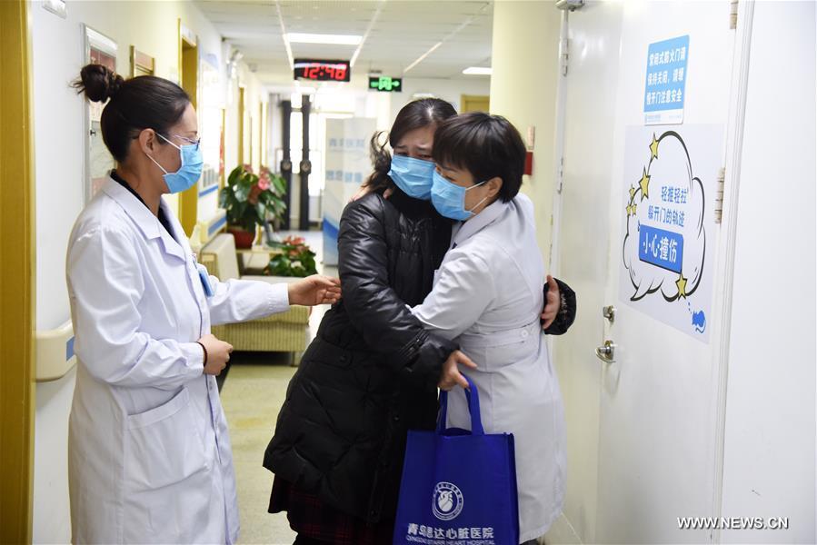Борьба со вспышкой коронавирусной инфекции -- На помощь Уханю отправились медики из частных клиник Циндао